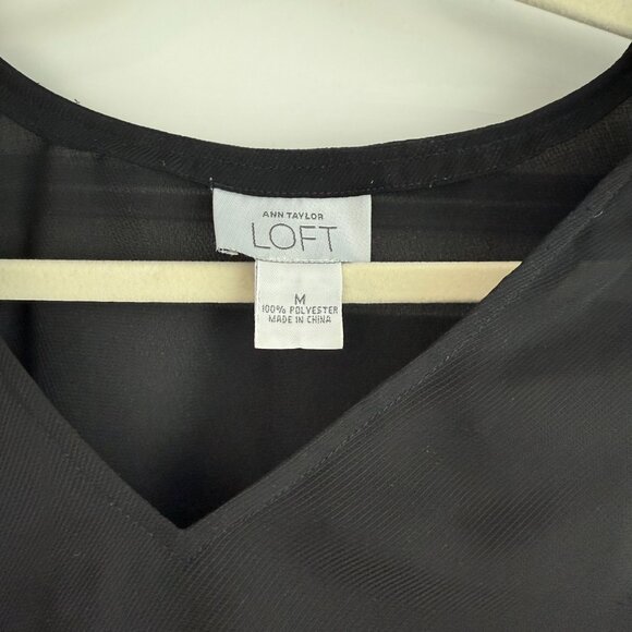 Ann Taylor LOFT Long Sleeve V-Neck Blouse Size Medium Good Condition - Picture 3 of 6